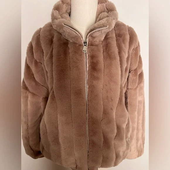 The Drop Women's Marcia Faux Fur Bomber - Picture 3 of 7